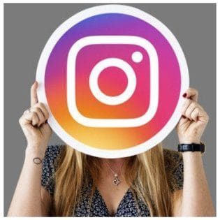 Conta com 1000 seguidores e 8 fotos femininas