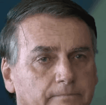 Carlos Bolsonaro diz que pai não tem vontade de se alimentar: "tá magro".