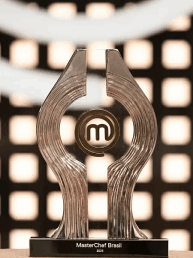 Semifinal do MasterChef bomba nas redes sociais, mas queridinha do público é eliminada 1 Troféu MasterChef 2025.